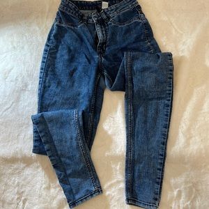 H&M blue skinny jean Sz 4 ⭐️